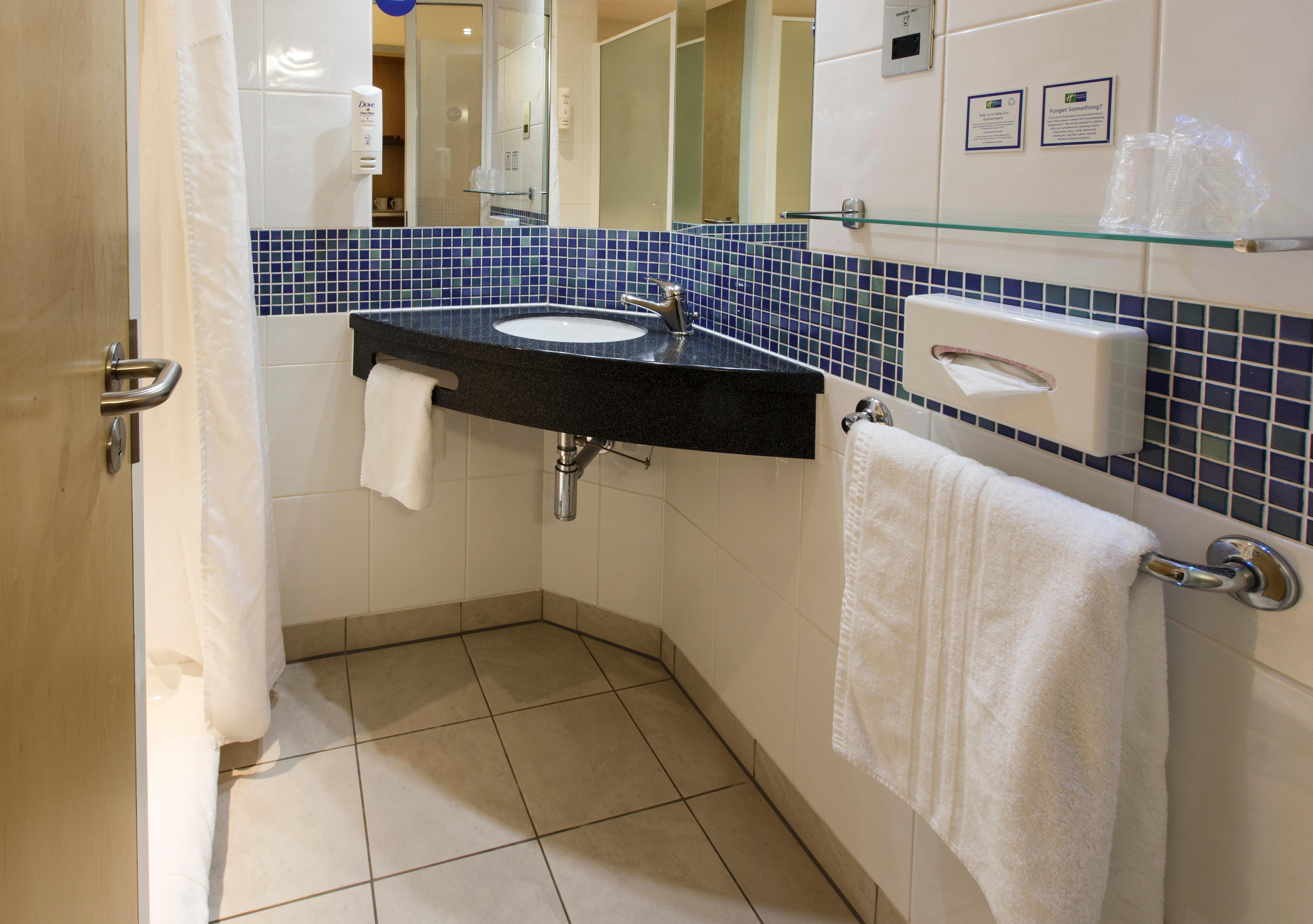 Holiday Inn Express Antrim By Ihg Extérieur photo