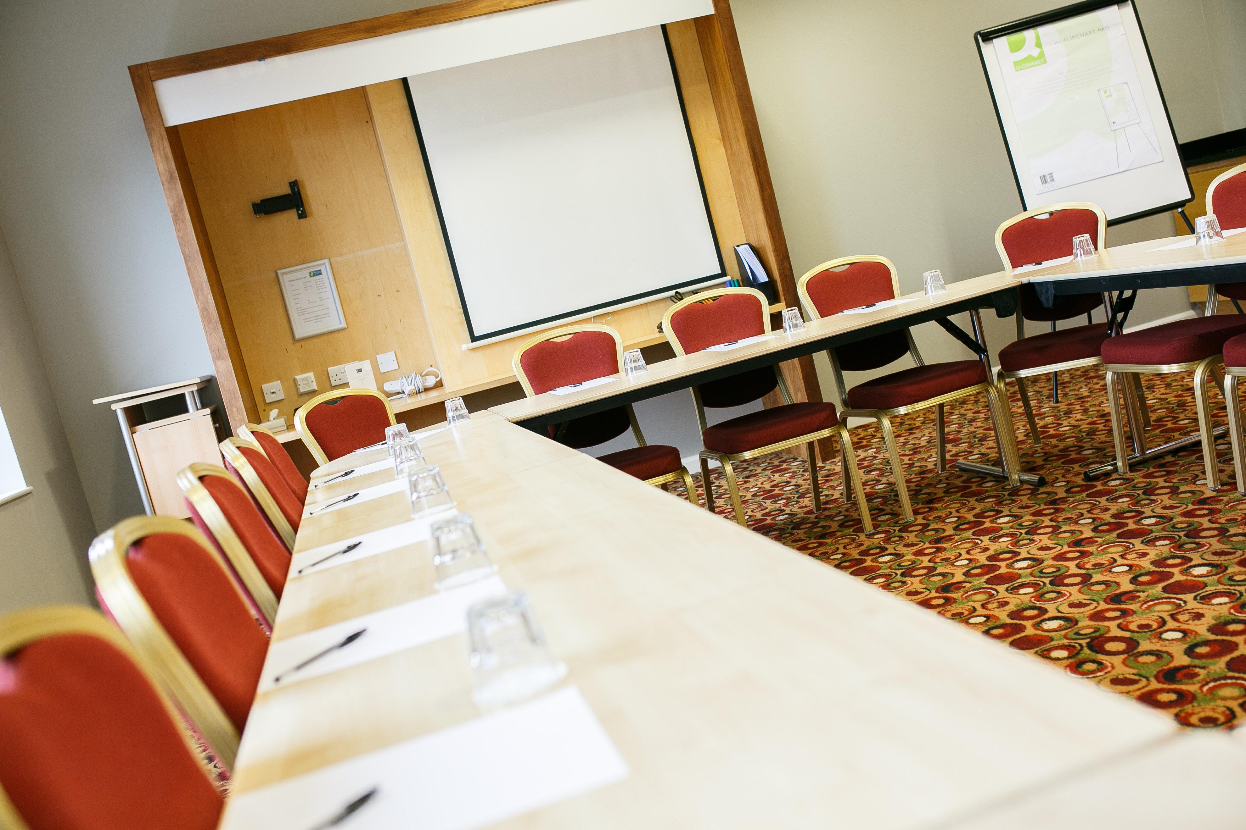 Holiday Inn Express Antrim By Ihg Extérieur photo