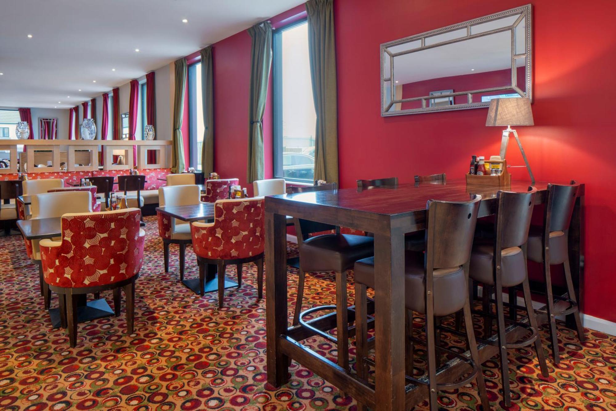 Holiday Inn Express Antrim By Ihg Extérieur photo