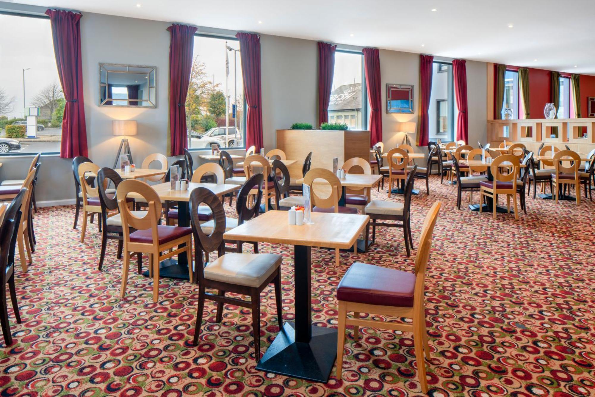 Holiday Inn Express Antrim By Ihg Extérieur photo