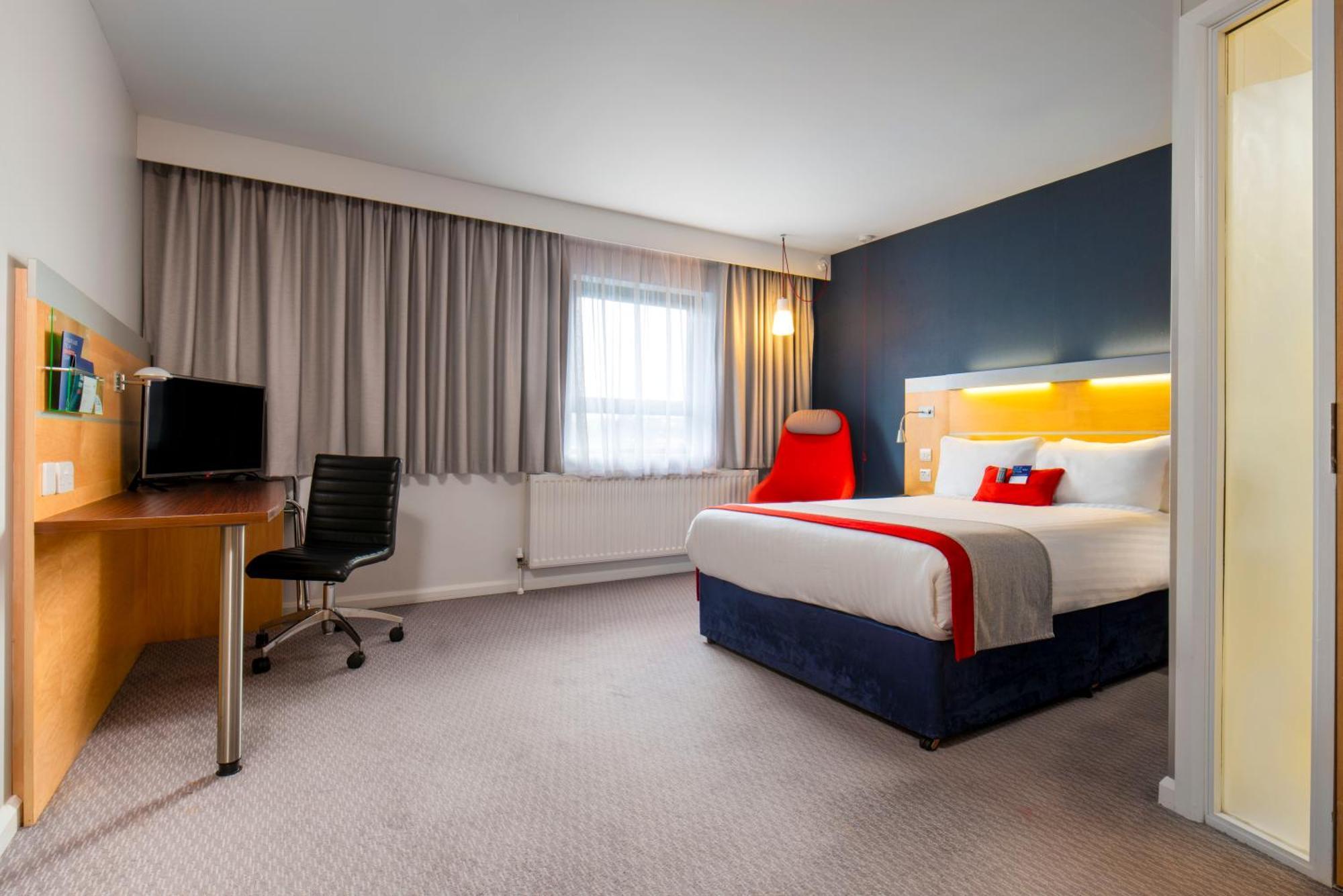 Holiday Inn Express Antrim By Ihg Extérieur photo