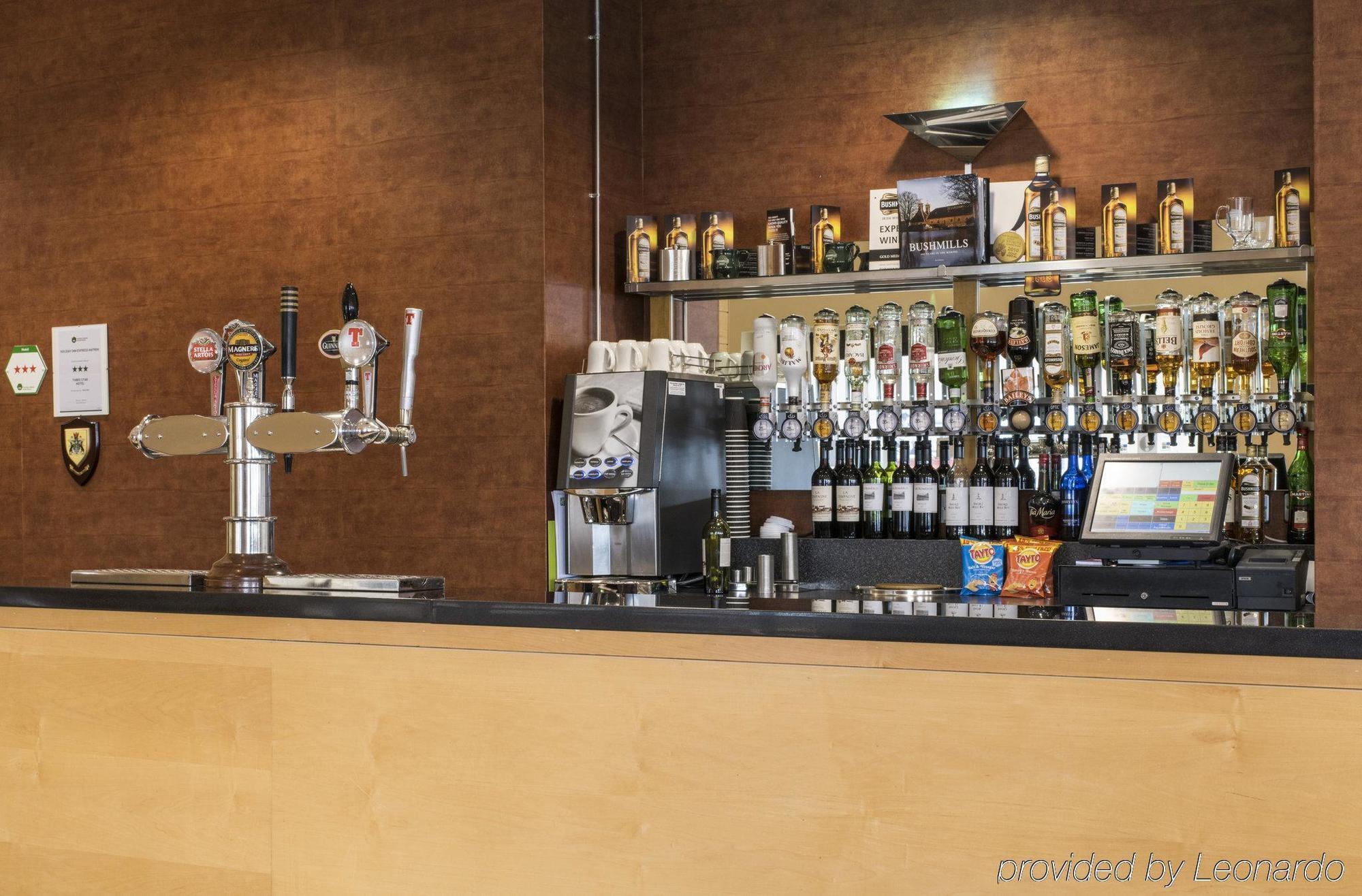 Holiday Inn Express Antrim By Ihg Extérieur photo